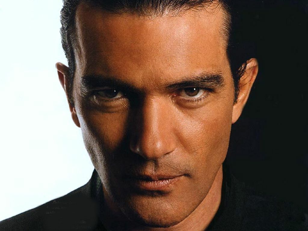 Antonio Banderas Antonio Banderas photo gallery - high quality pics of Antonio Banderas