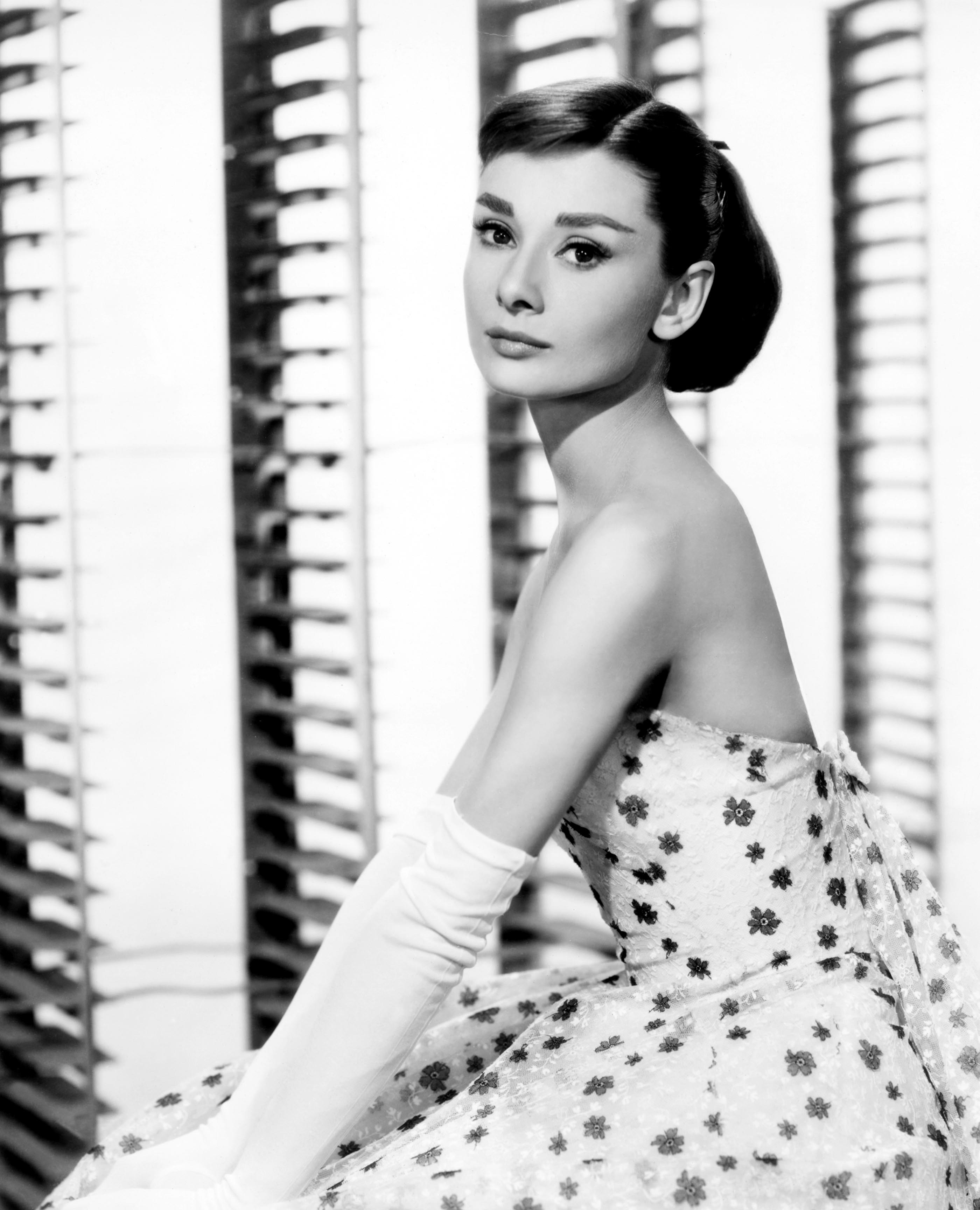 Audrey Hepburn Photo Gallery High Quality Pics Of Audrey Hepburn