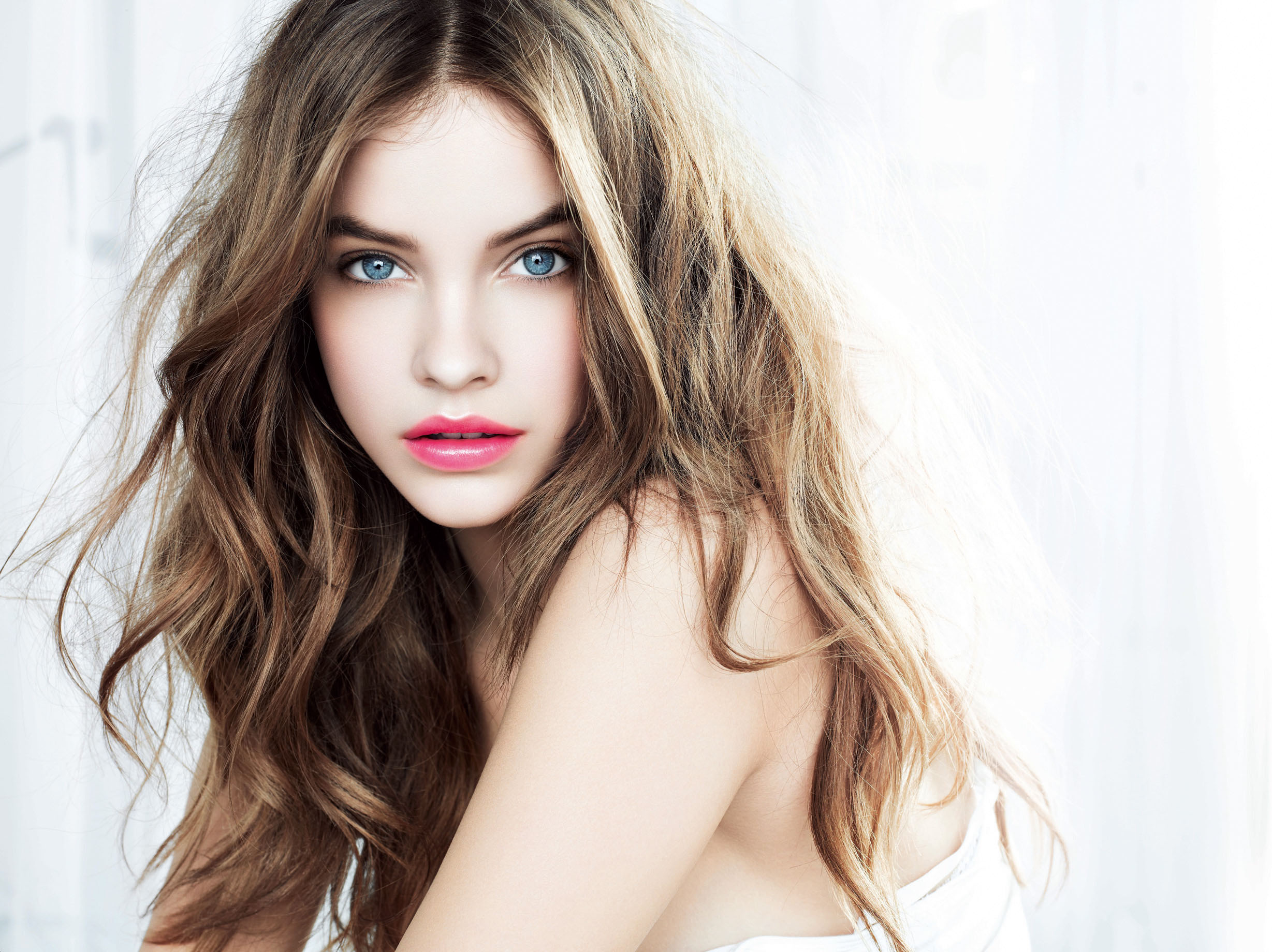 http://www.theplace2.ru/archive/barbara_palvin/img/Barbara_Palvin1.jpg