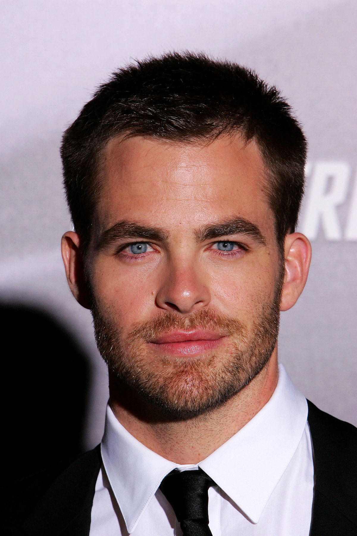 Chris Pine Defends His Single Tear at the 2015 Oscars [VIDEO]