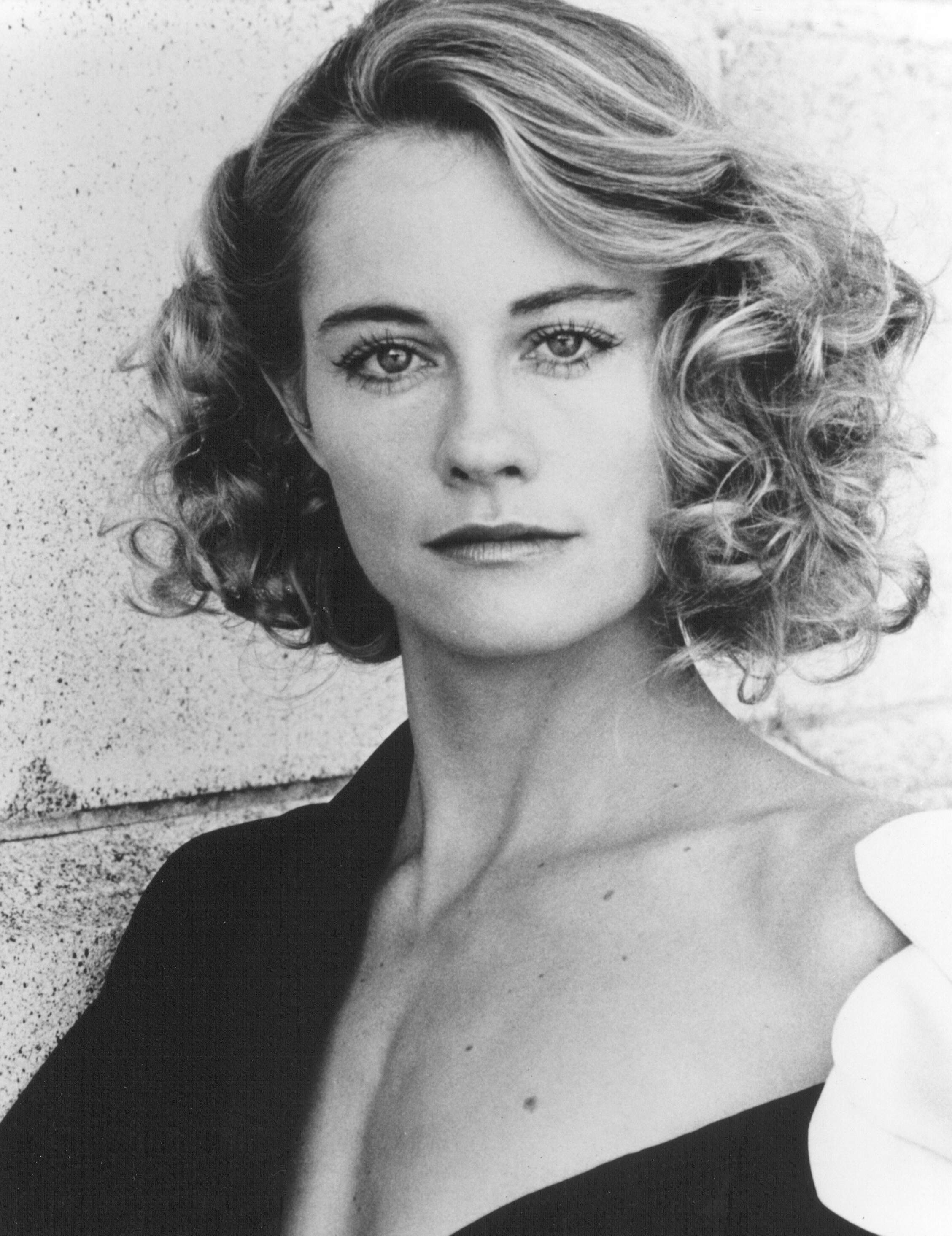 Cybill Shepherd photo 29 of 81 pics, wallpaper photo 356058 ThePlace2