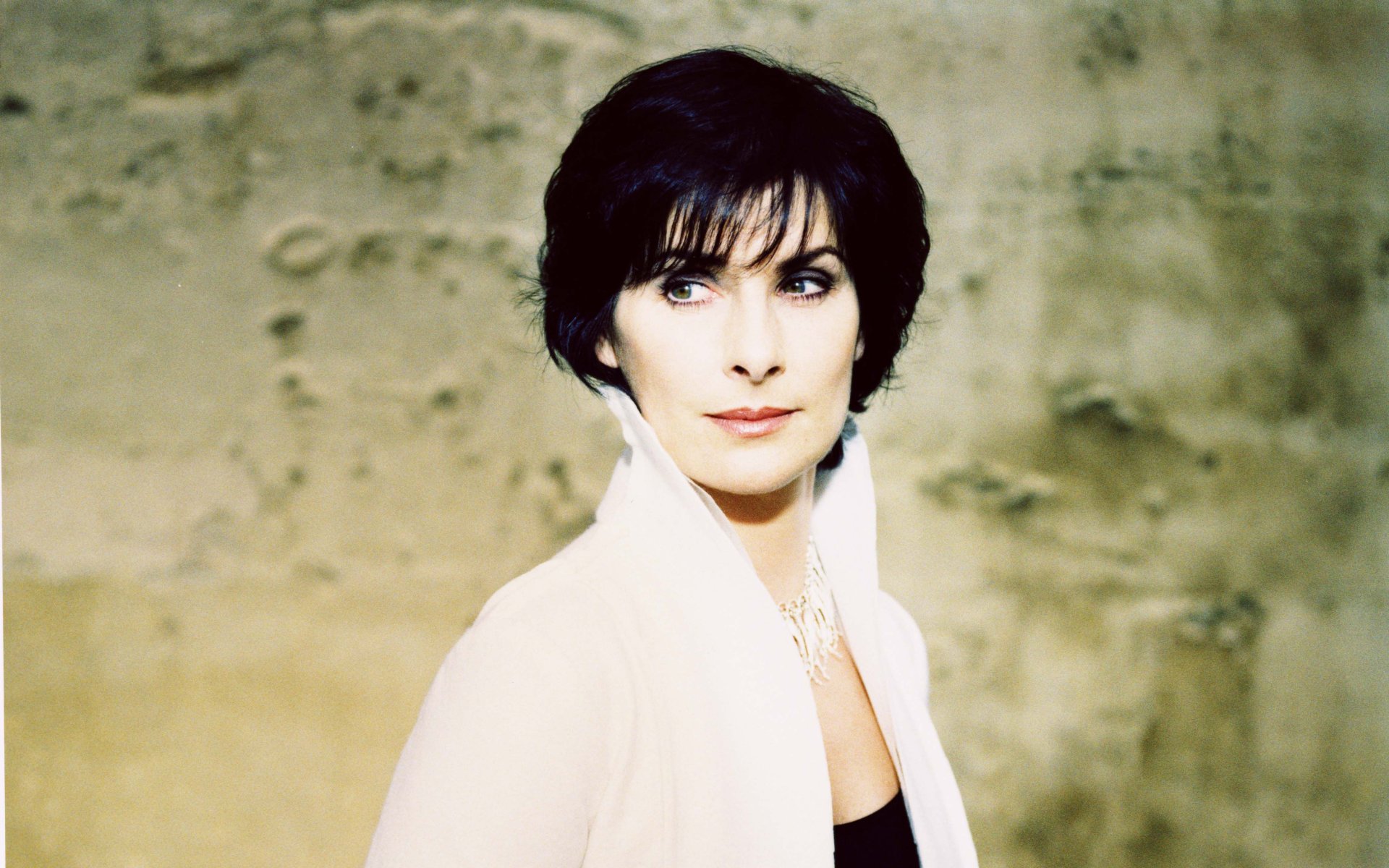 Enya photo gallery high quality pics of Enya ThePlace