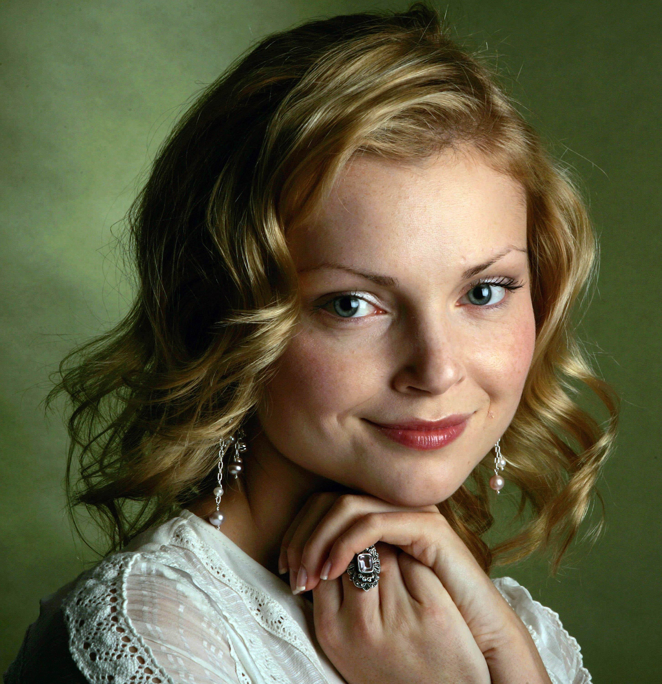 Izabella Miko photo 27 of 44 pics, wallpaper - photo #280061 - ThePlace2 