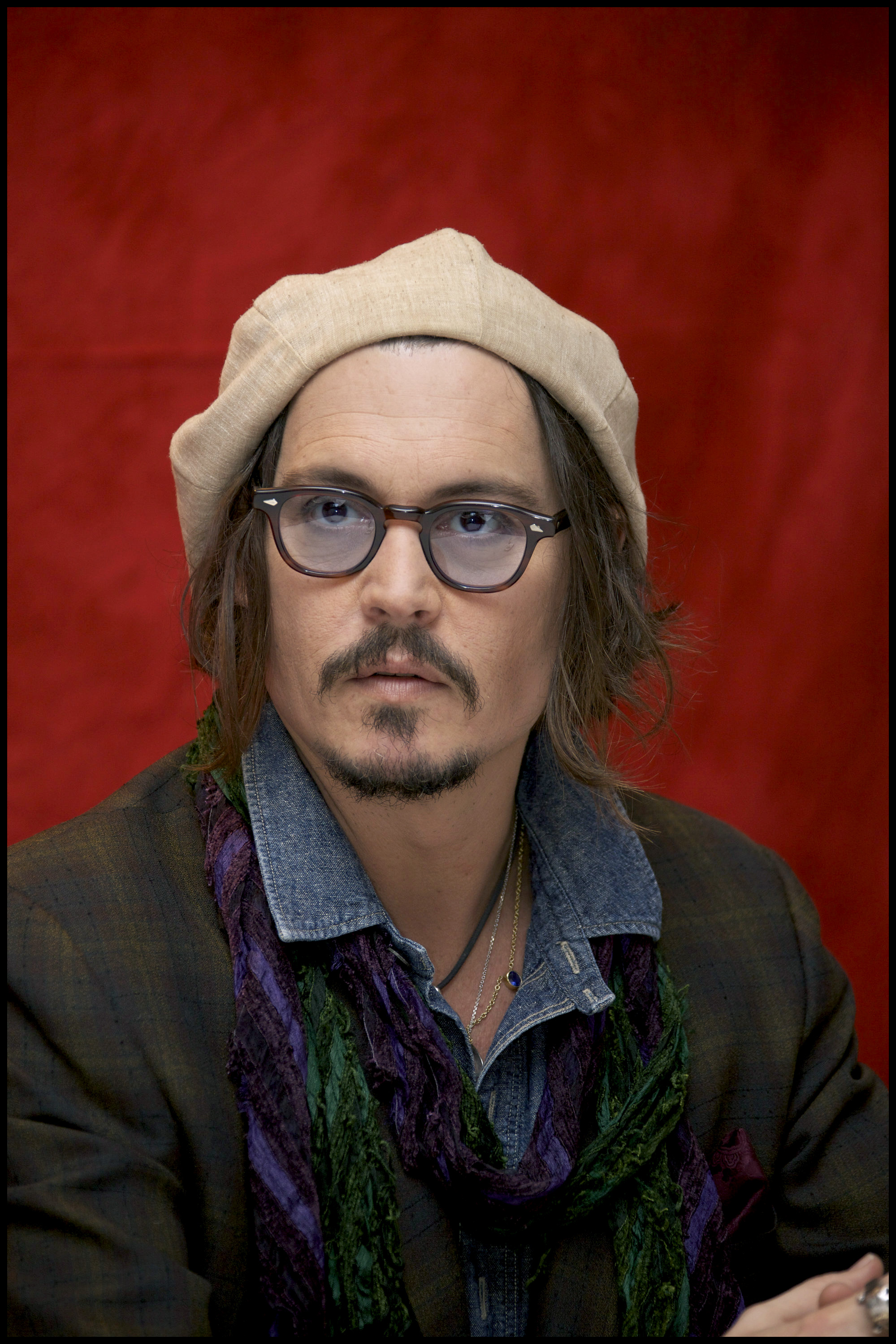 Johnny_Depp_Alice_-1.jpg