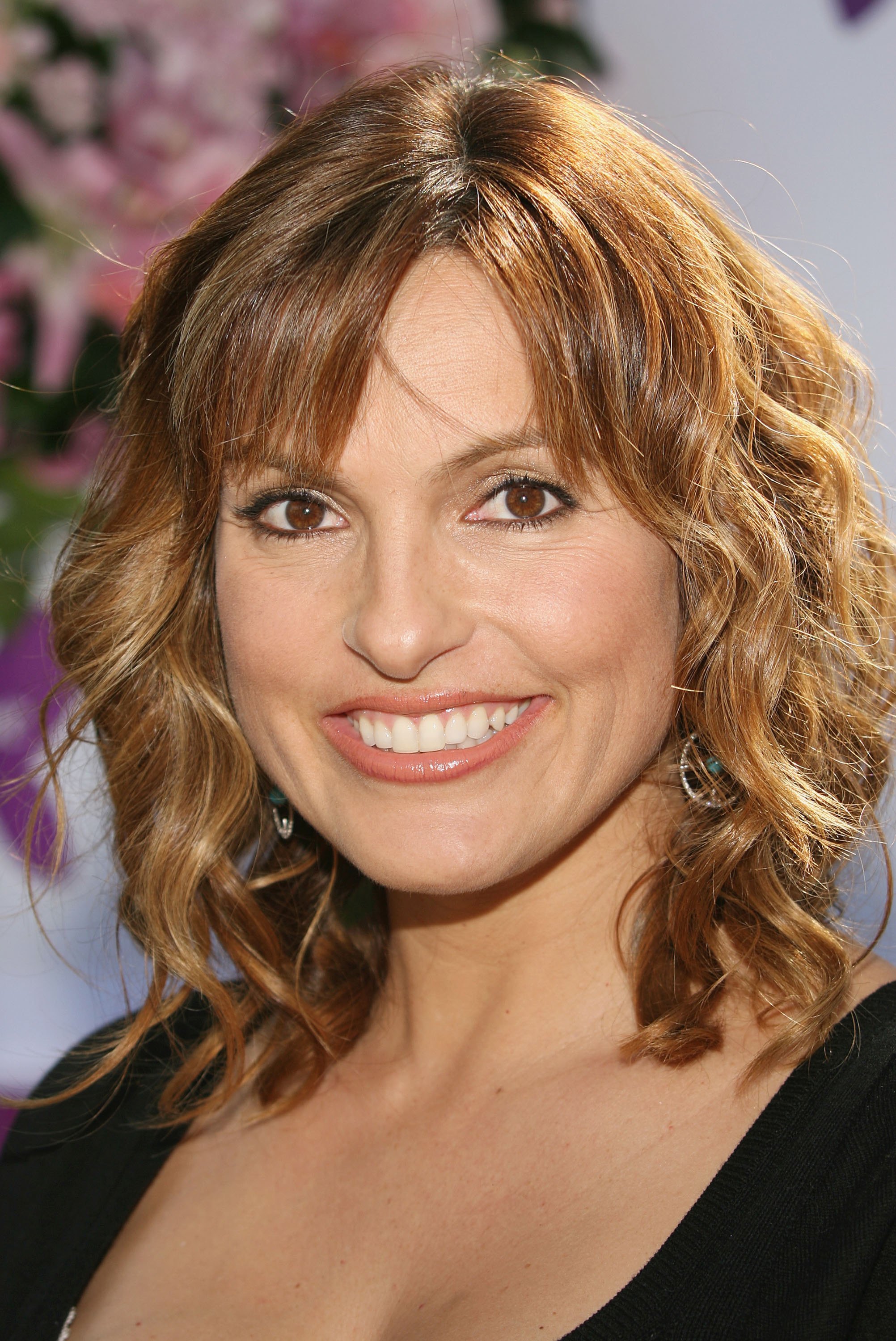 Mariska Hargitay photo 50 of 82 pics, wallpaper photo 492615 ThePlace2