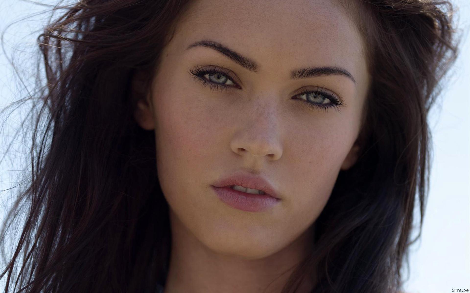 Megan Fox photo gallery - 10695 high quality pics of Megan Fox ThePlace