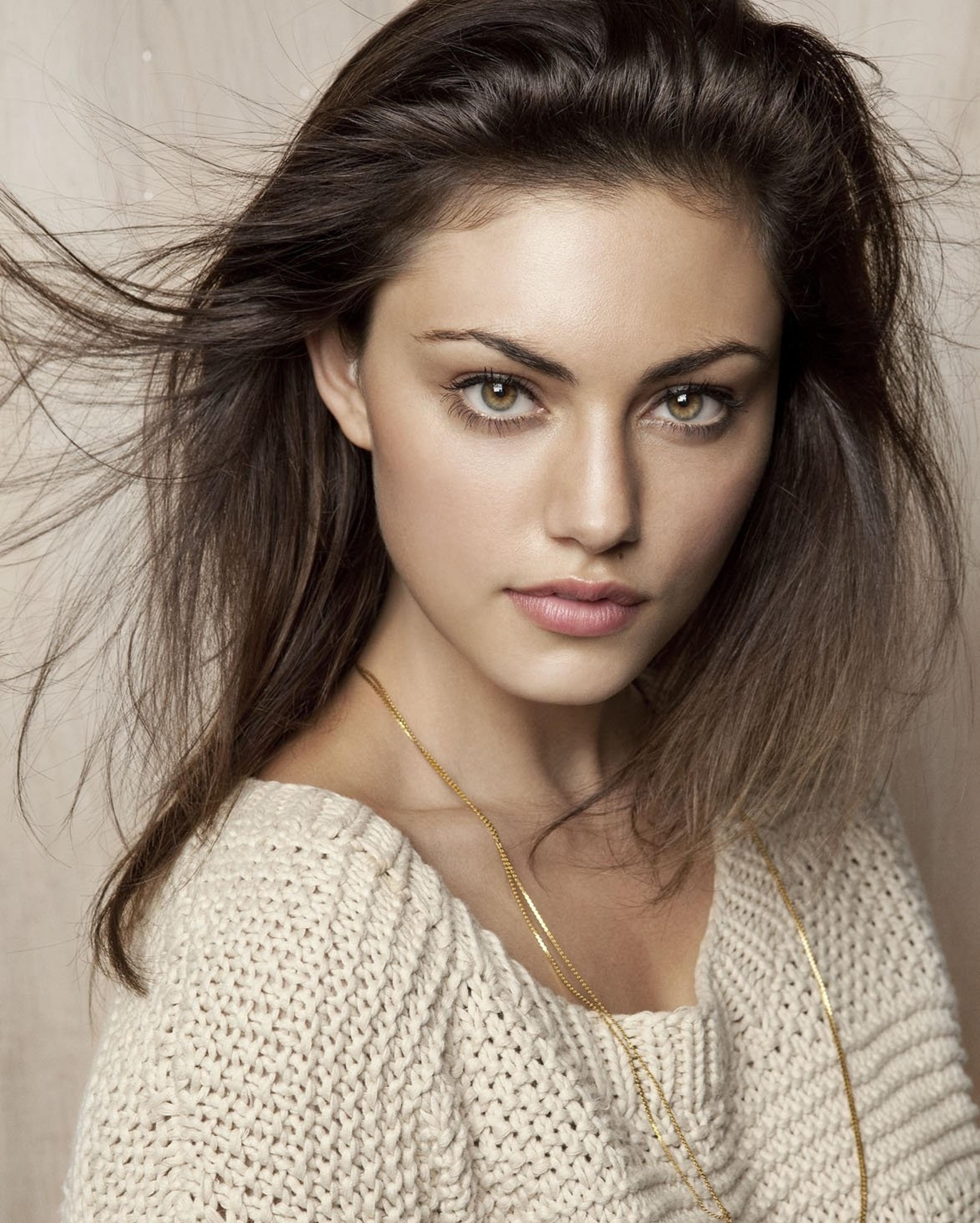 Phoebe Tonkin photo gallery high quality pics of Phoebe Tonkin ThePlace