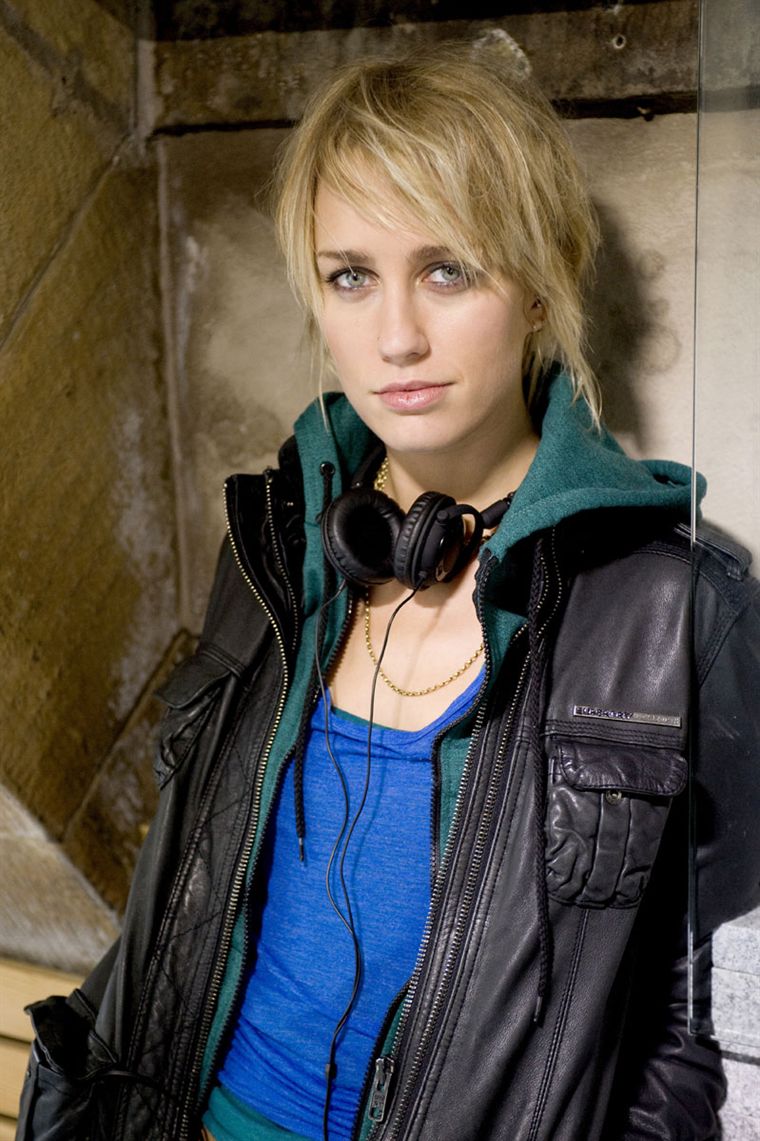 Ruta Gedmintas photo 2 of 32 pics, wallpaper photo 823300 ThePlace2