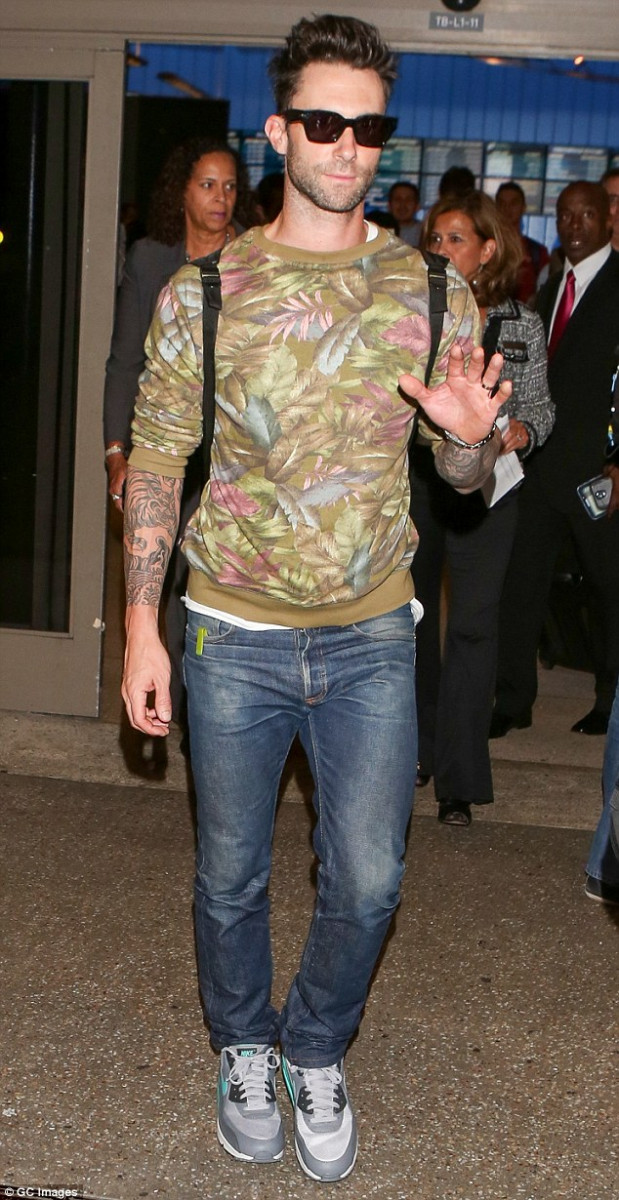 Adam Levine: pic #737082