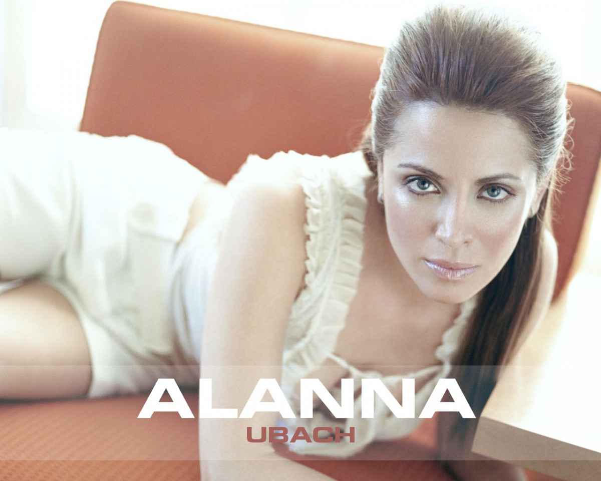 Alanna Ubach: pic #291469