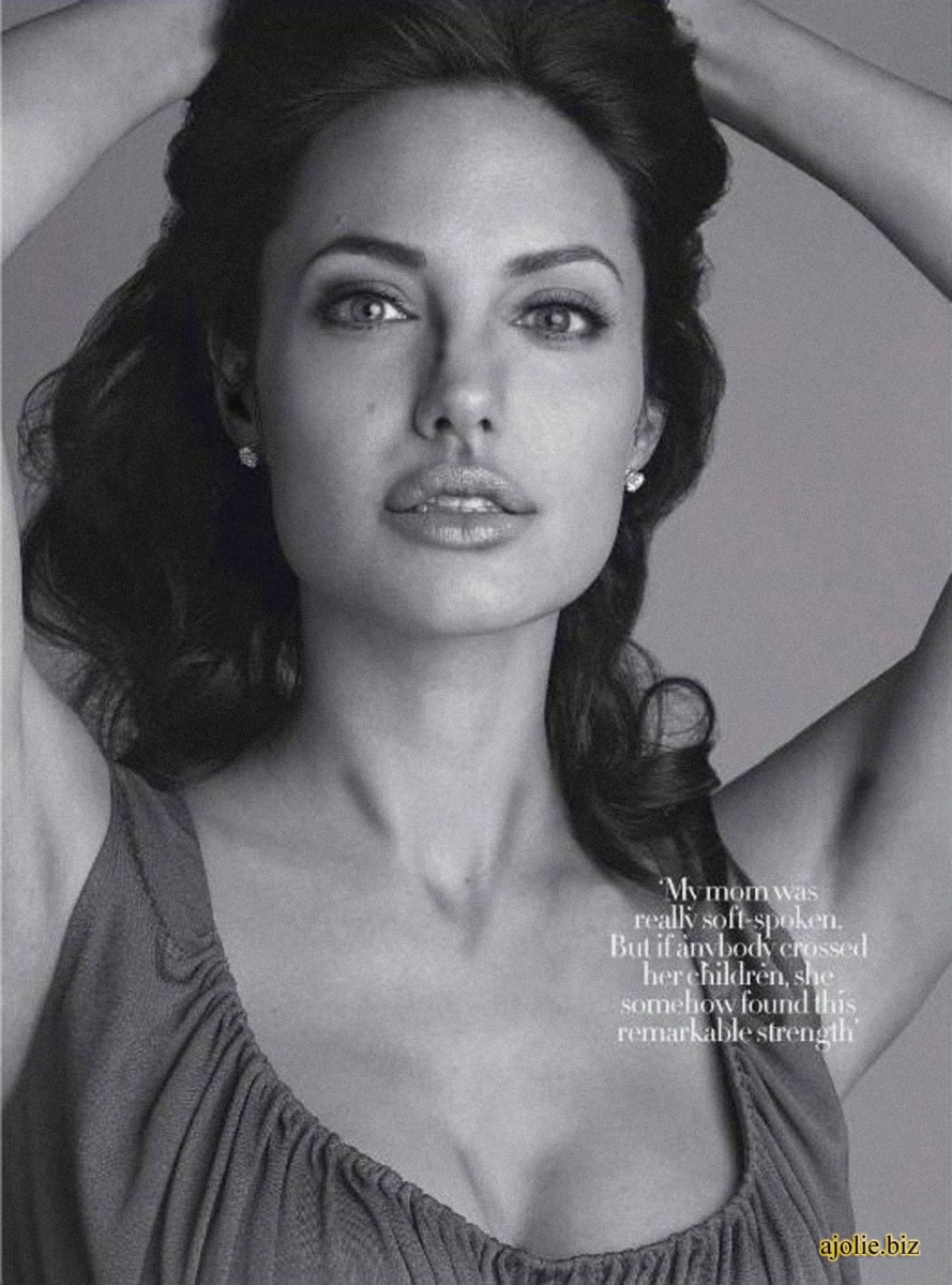 Angelina Jolie: pic #881423