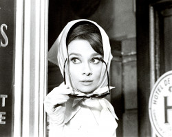 Audrey Hepburn pic #48663