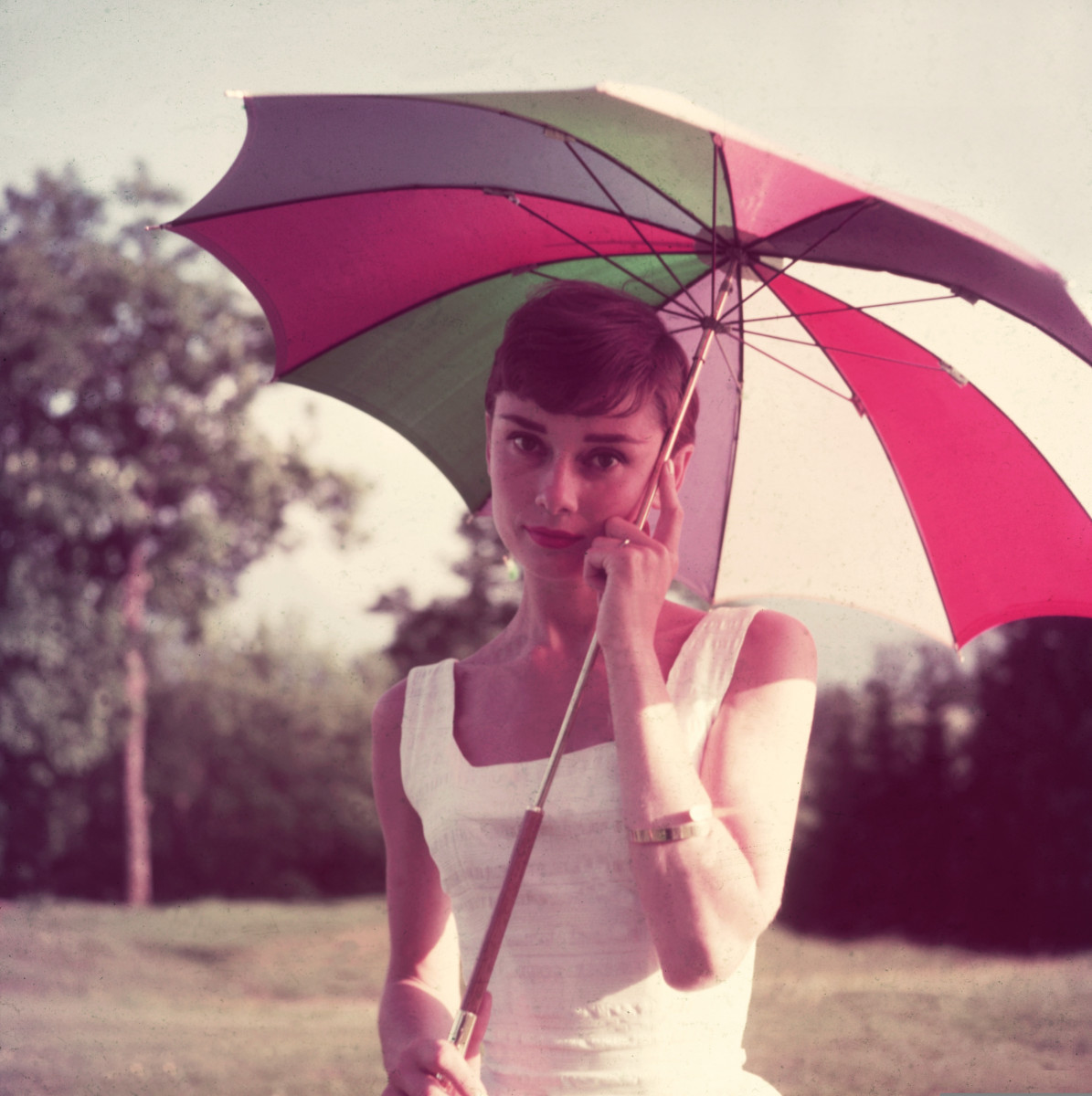 Audrey Hepburn: pic #484393