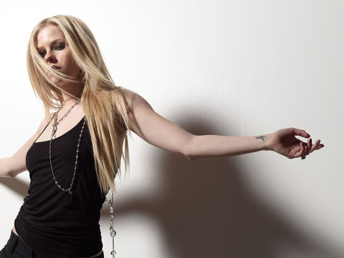 Avril Lavigne: pic #140879