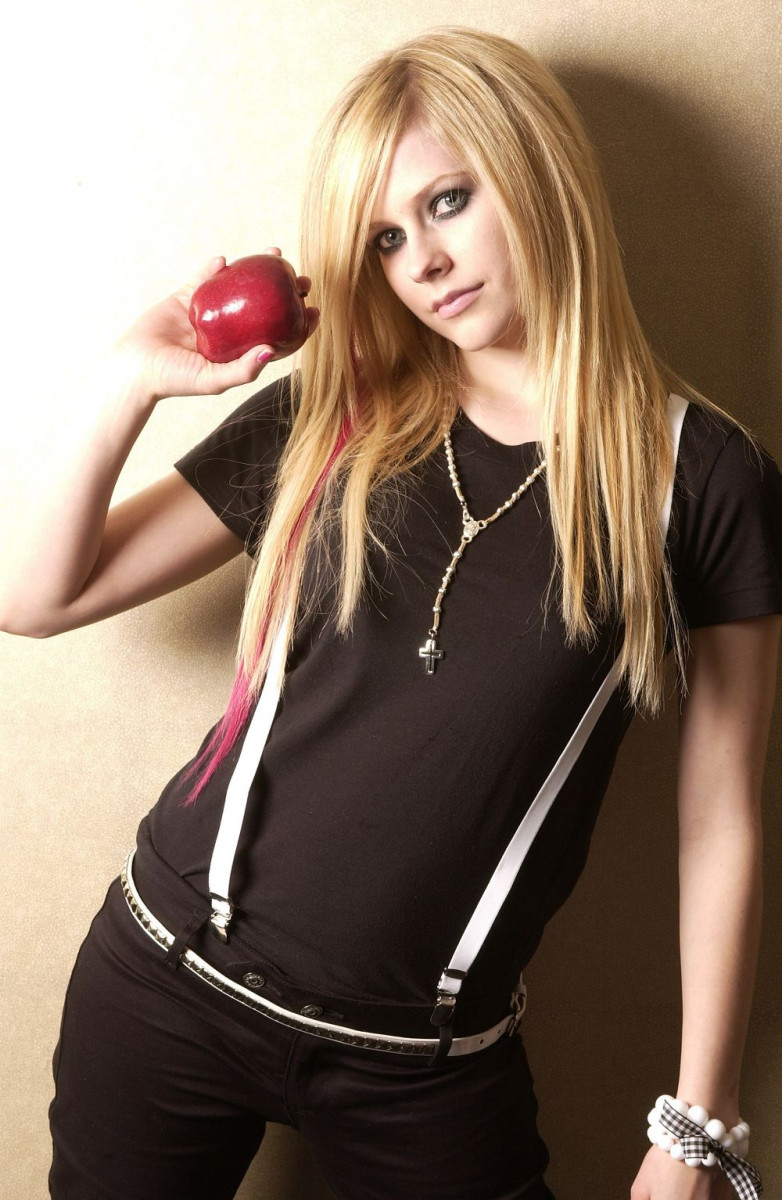 Avril Lavigne: pic #140941