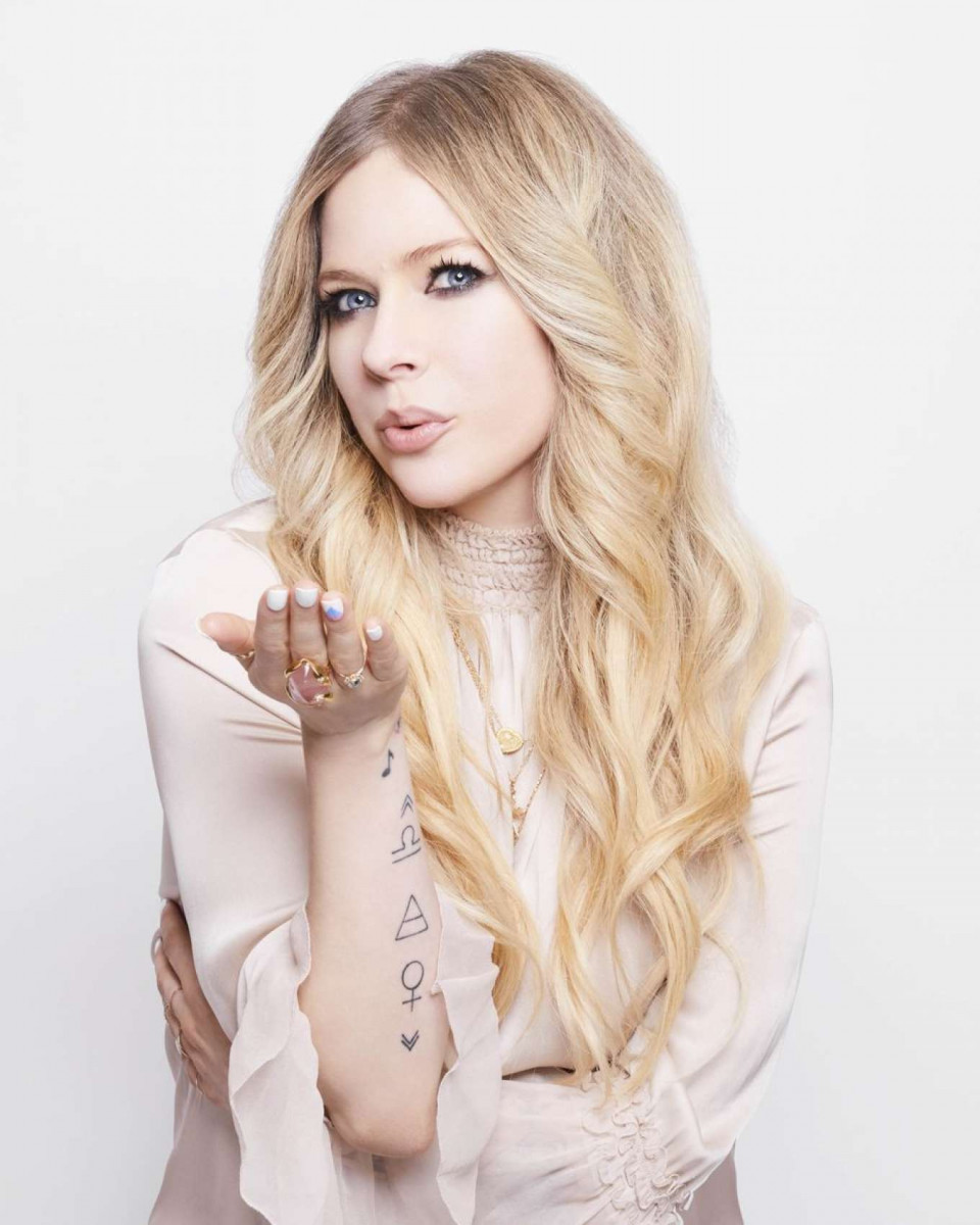 Avril Lavigne: pic #1152427