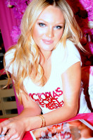 photo 20 in Candice Swanepoel gallery [id318489] 2010-12-23