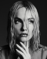 Caroline Trentini photo #