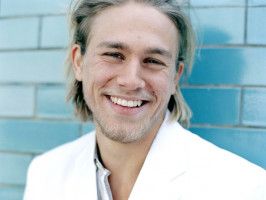 Charlie Hunnam photo #