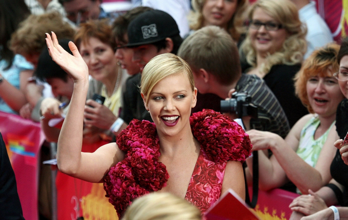 Charlize Theron: pic #221069