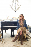 Colbie Caillat pic #825082