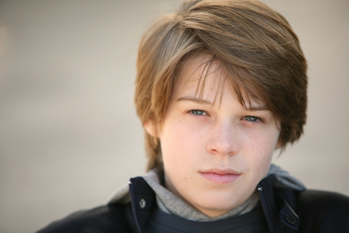 Colin Ford: pic #536812