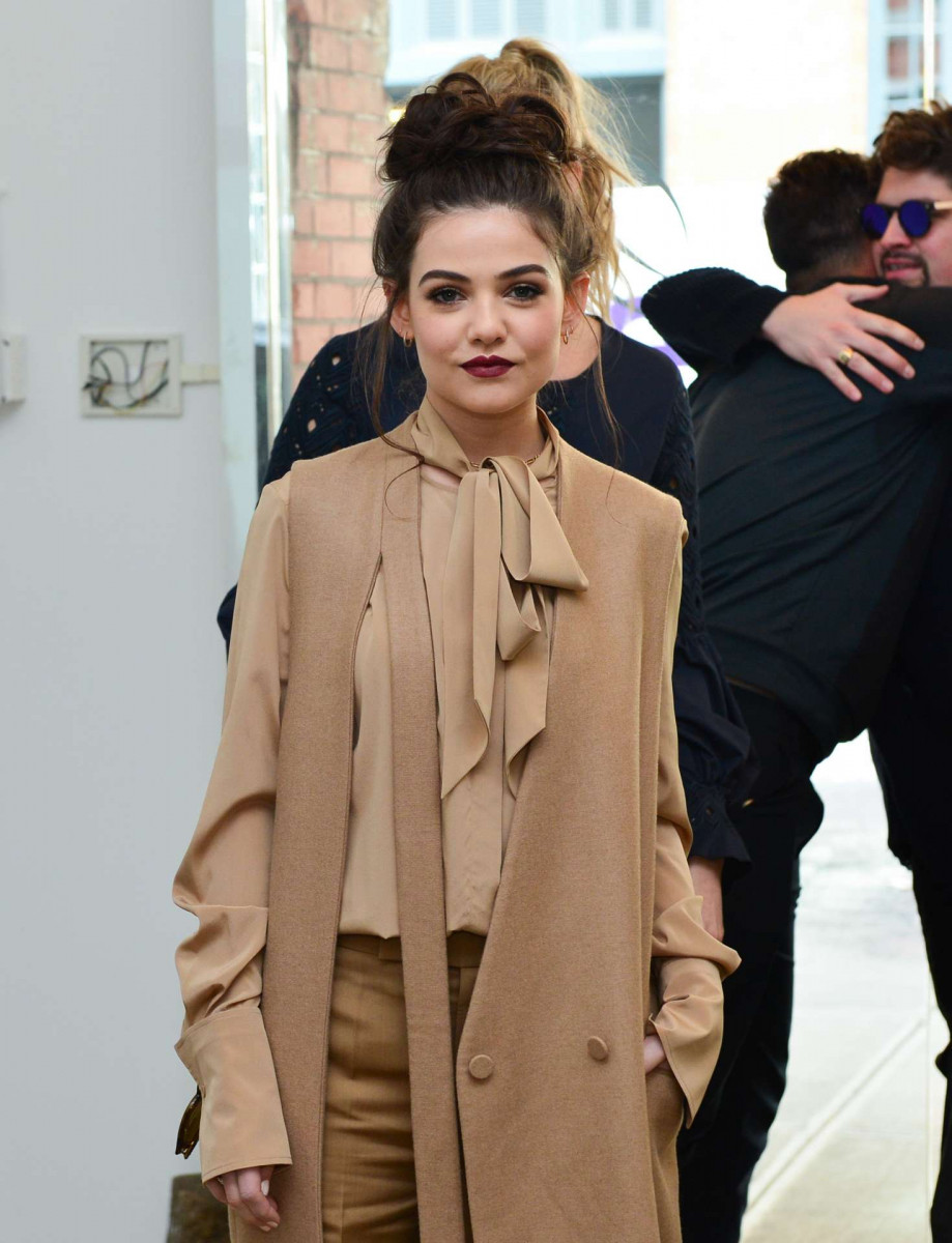 Danielle Campbell: pic #909310