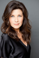 Daphne Zuniga photo #