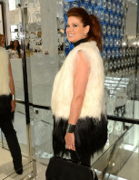 photo 4 in Debra Messing gallery [id532748] 2012-09-18