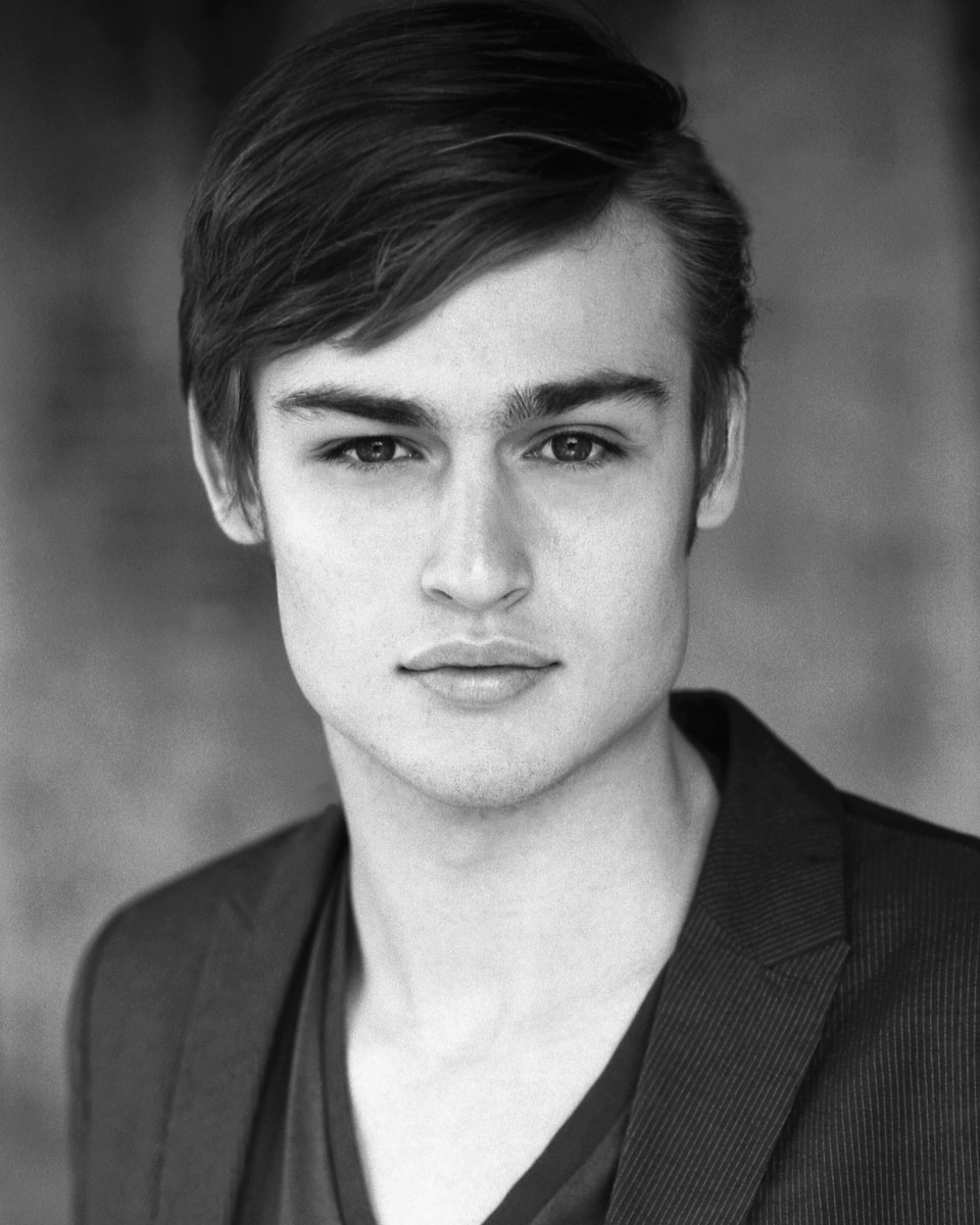 Douglas Booth: pic #505198