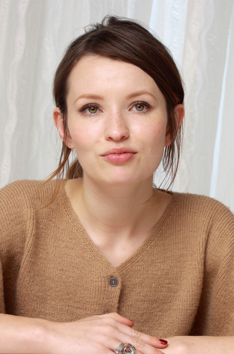 Emily Browning: pic #674298