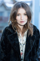 Emily Browning photo #