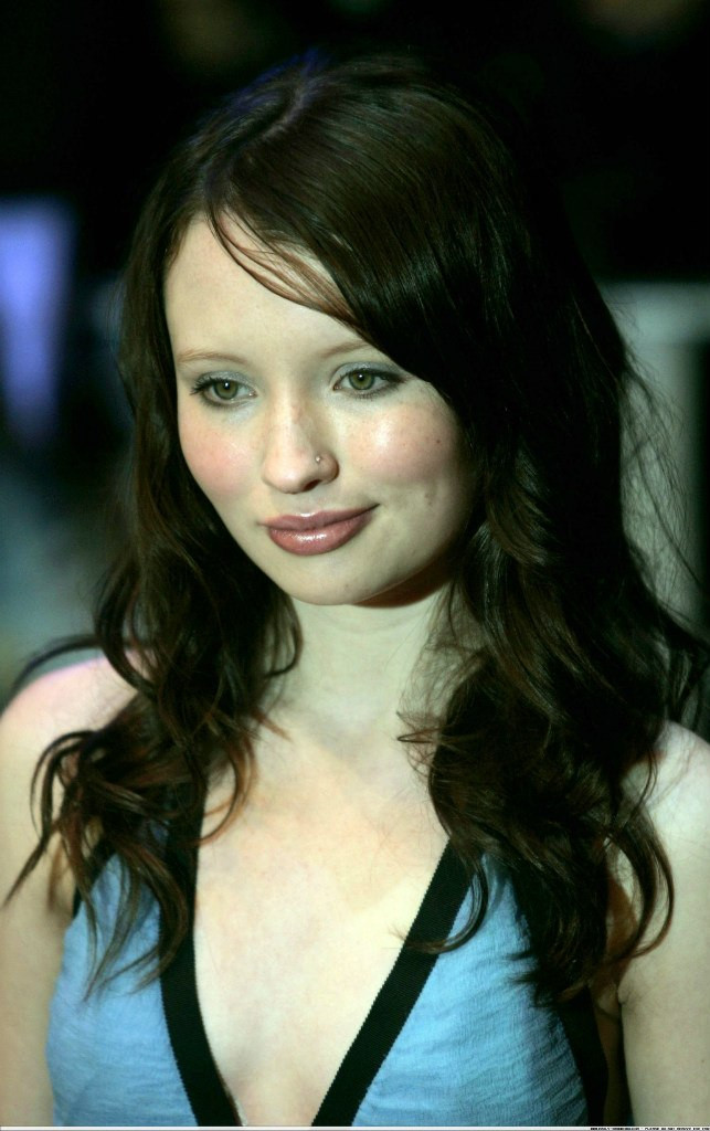 Emily Browning: pic #679687