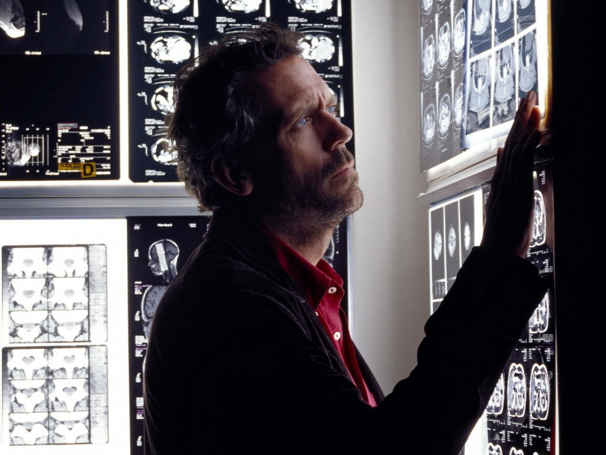 Hugh Laurie: pic #223968