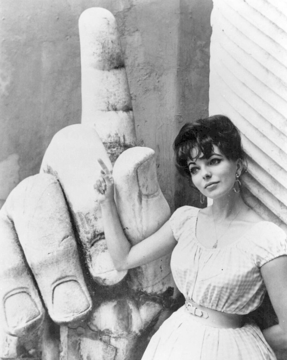 Joan Collins: pic #1320962