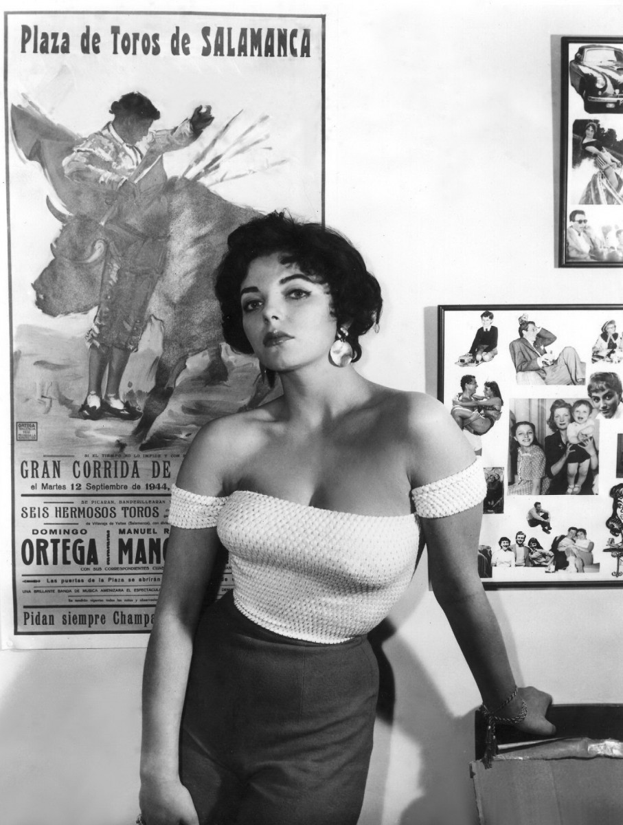 Joan Collins: pic #182433