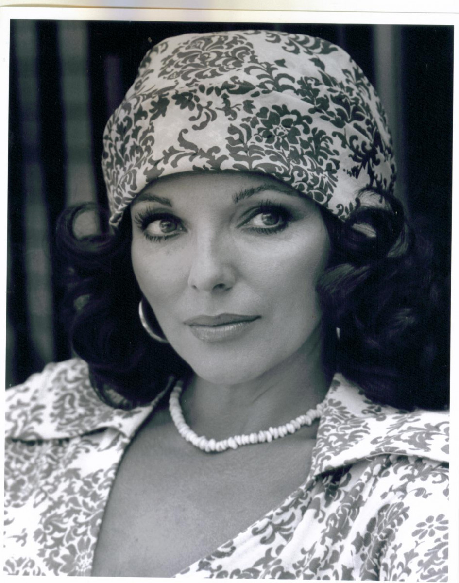 Joan Collins: pic #349585