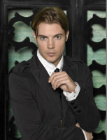 Josh Henderson photo #