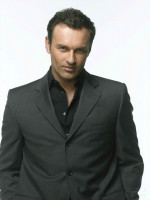 Julian McMahon photo #