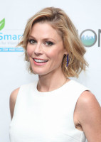 Julie Bowen photo #