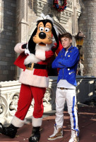 photo 14 in Justin Bieber gallery [id426992] 2011-12-07