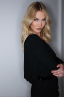 Karlie Kloss photo #