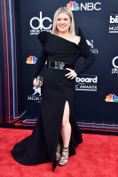 Kelly Clarkson photo #