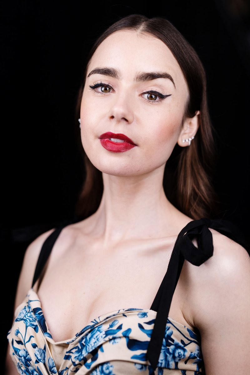 Lily Collins: pic #1097784