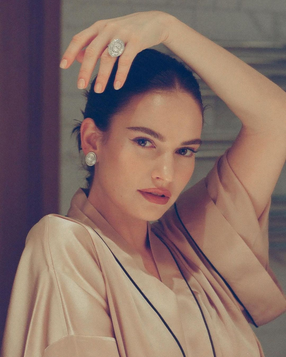 Lily James: pic #1323371