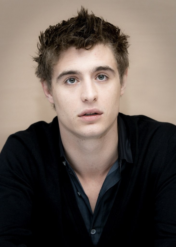 Max Irons: pic #678870