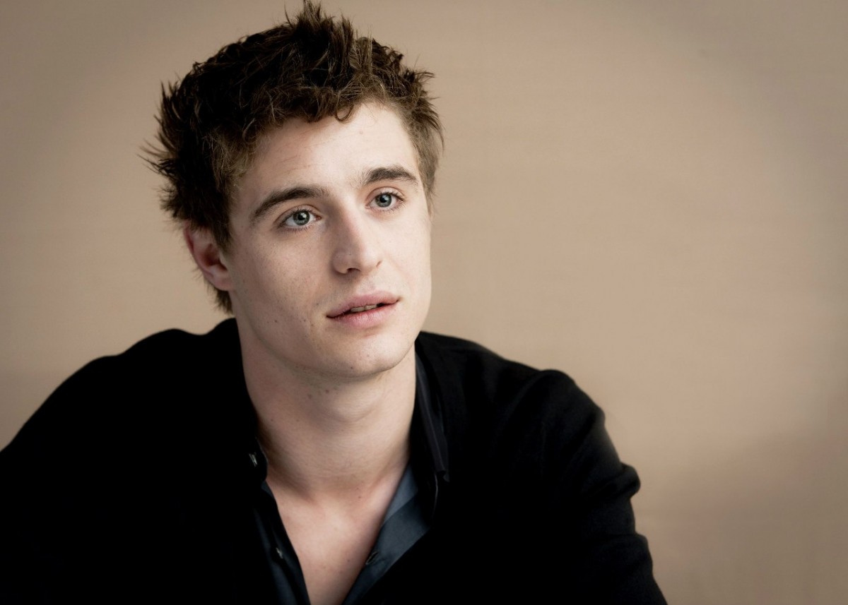Max Irons: pic #678541