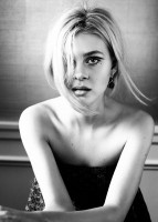 Nicola Peltz photo #