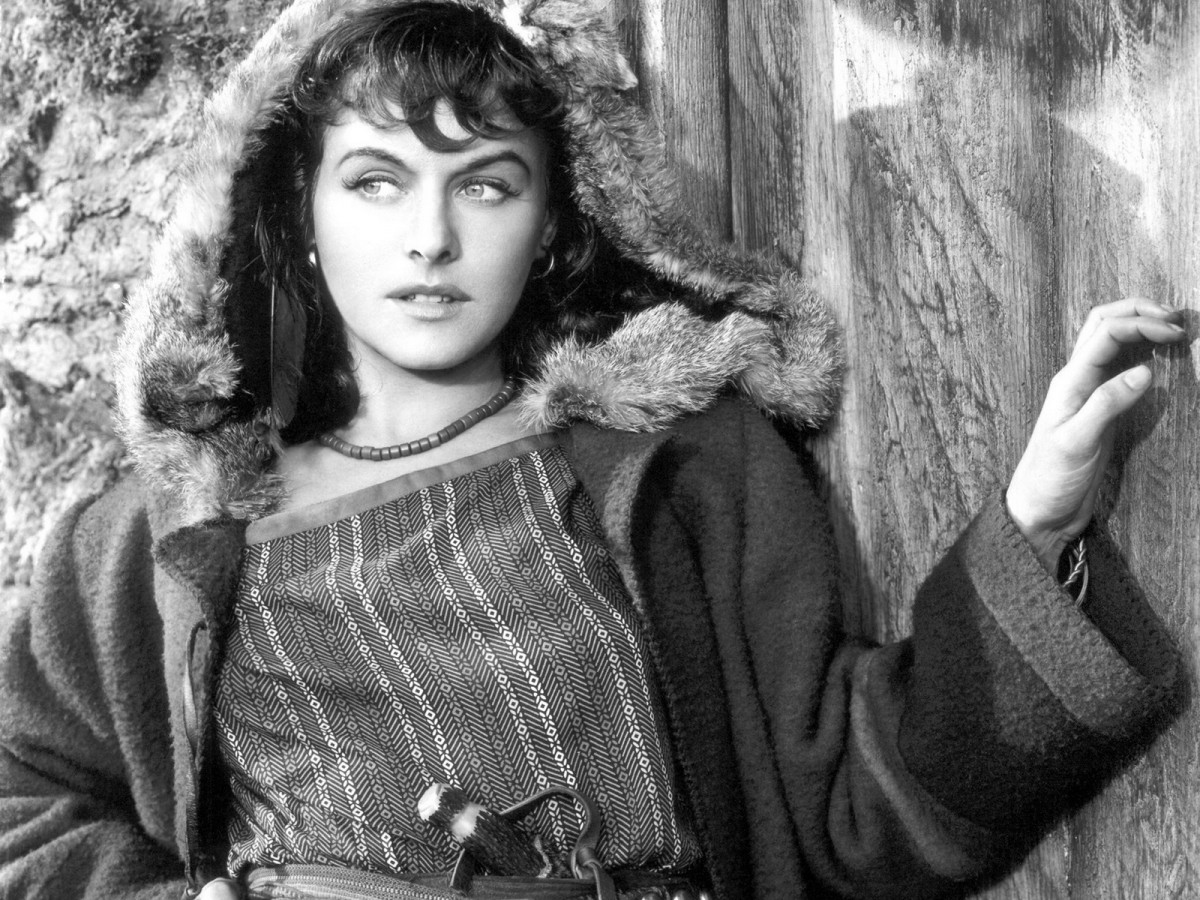 Paulette Goddard: pic #209322