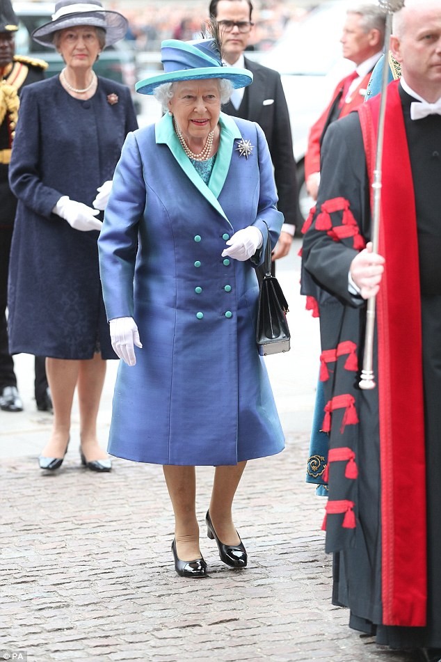 Queen Elizabeth ll : pic #1050974